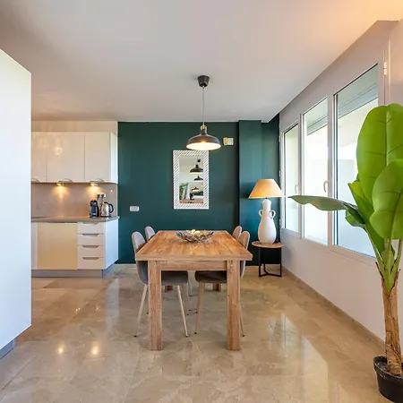 2 Bed Ground Floor Apartment *